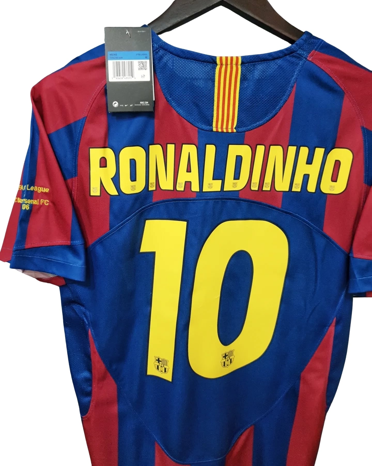 Authentic Ronaldinho #10 Barcelona 2005/06 UCL Final Jersey – Home Shirt of Champions